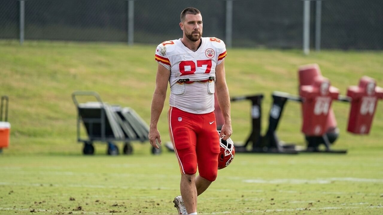 Did Travis Kelce's weight change following his wedding to Taylor Swift ...